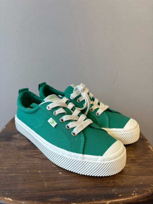 Cariuma Shoe Size 6 Sneakers