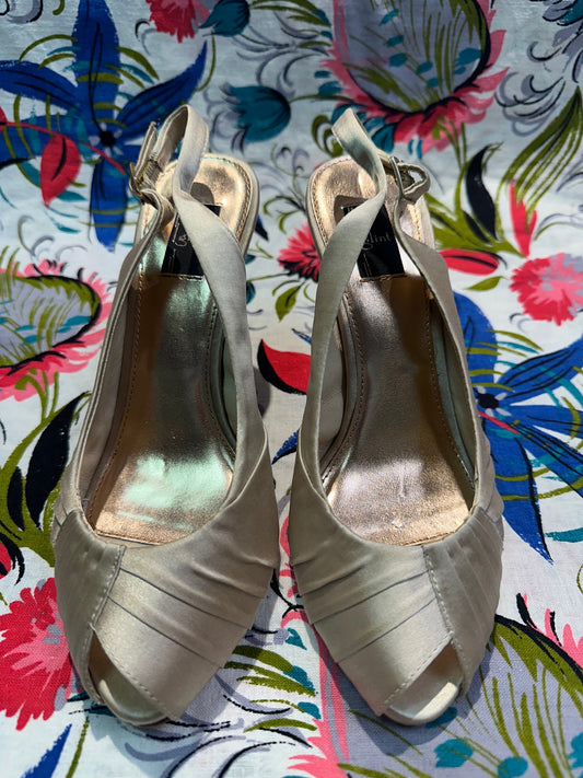 Glint Shoe Size 7.5 Heels