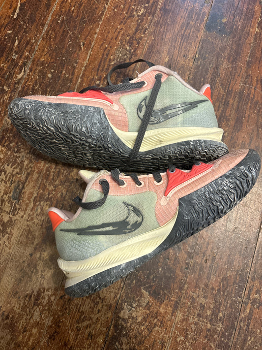 Nike Shoe Size 8 Sneakers