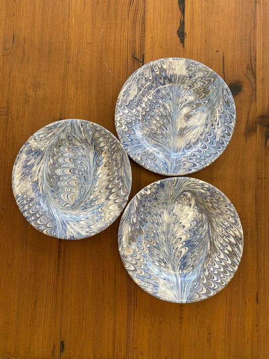 Set of three plates
